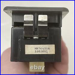 92 97 Mitsubishi Montero Driver Master Power Window Switch Mr704309 Mr704308